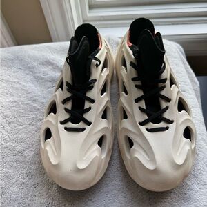 Adidas adiFOM Q